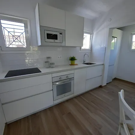 Relax With Parking Apartment