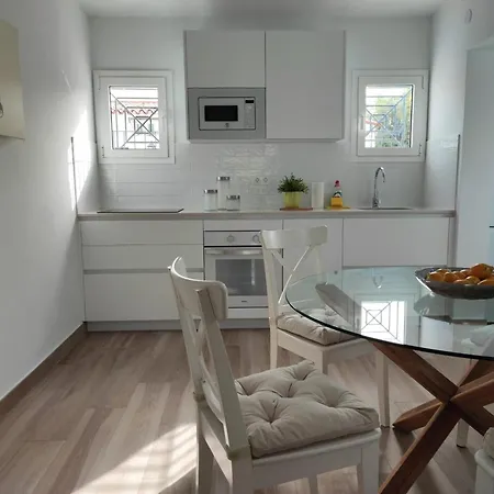 Relax With Parking Apartment